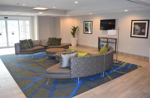 Metrocenter - North Rhodes Park Hotel | Candlewood Suites - Nashville Metro Center by IHG