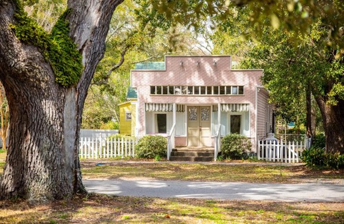 Southport House | Candy Store House by Oak Island Accommodations