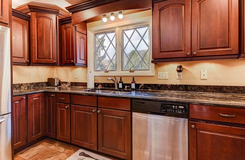 Fletcher House | CANE CREEK VILLA! Pool, Hot Tub, Game Room! Mountain View!