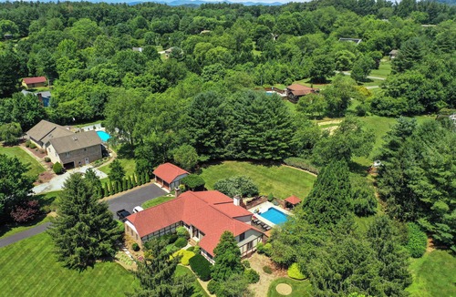 Fletcher House | CANE CREEK VILLA! Pool, Hot Tub, Game Room! Mountain View!