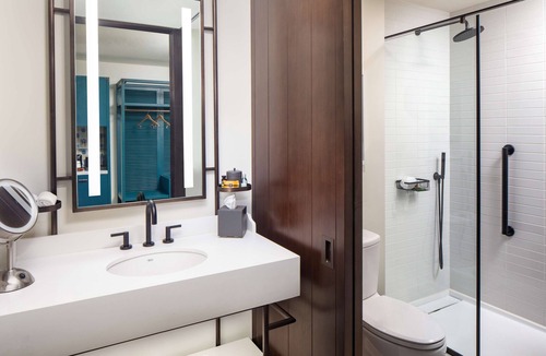 SouthPark Hotel | Canopy by Hilton Charlotte Southpark
