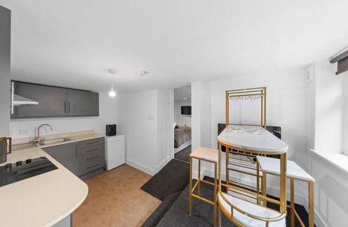 Canterbury Cabin | Canterbury Castle Lodge - 8 Bedroom Retreat