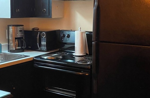 Wilmington Historic District Apartment | Cape Fear Boardwalk .Historic Wilmington. Easy Living by the Water. Sleep for 2.