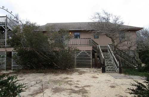 Southern Shores House | CAPTAINS QUARTERS - AN ALL INCLUSIVE VACATION RENTAL LOCATED IN SOUTHERN SHORES!