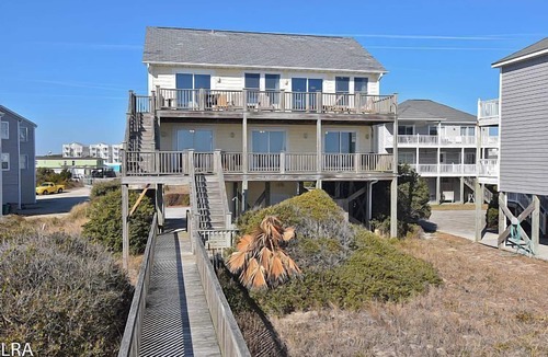 Surf City House | Captain’s Quarters: Views, Vibes & Comfort