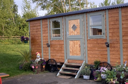 Carlton-in-Cleveland Cabin | Captivating 1-bed Cabin in Middlesbrough