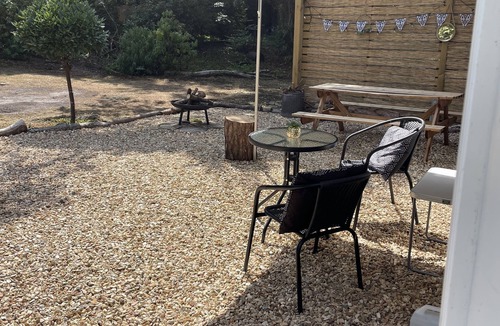 Wareham Cabin | Captivating 2 bed motorhome in Wareham