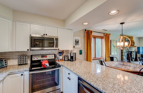 Blowing Rock Condo | Cardinal 101 in Chetola with Resort Amenities completely renovated