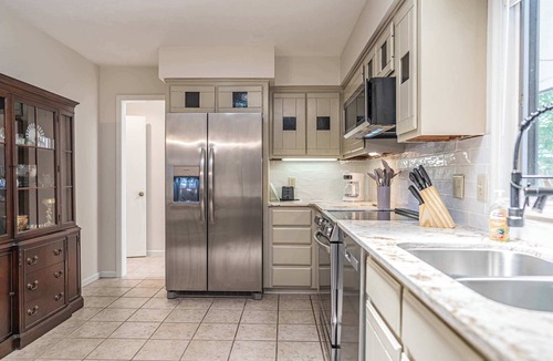 Old Town House | Cardinal’s Nest | Steps from PH #2 & Village