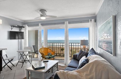 Carolina Beach Apartment | Carolina Beach Boardwalk Beachfront Pool Villa