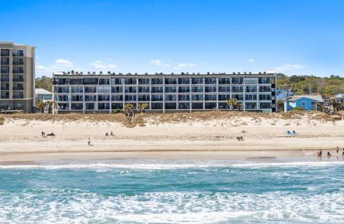 Carolina Beach Apartment | Carolina Beach Boardwalk Beachfront Pool Villa