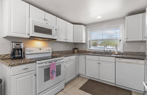 Myrtle Grove House | Carolina Beach Cottage