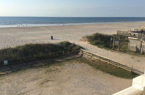 North Carolina Coast Condo | Carolina Breeze - Carolina Beach Oceanfront Amazing Views - Pets Allowed
