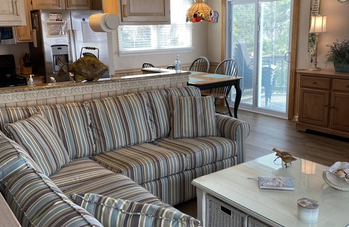 Nags Head House | Carolina Cottage-Family friendly cottage in the Outer Banks-Community Pool
