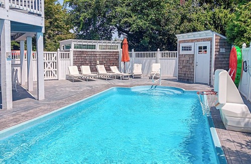 Tuckahoe House | CAROLINA DREAMIN' - 4 BR Soundside Vacation Home in Duck w/Private Pool