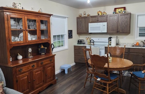 Hamptonville House | Carolina Rest in Amish Country