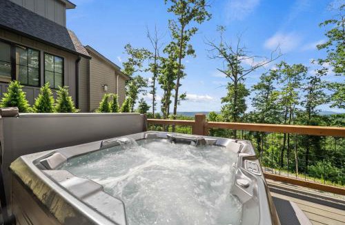 Lenoir House | Carolina Tops