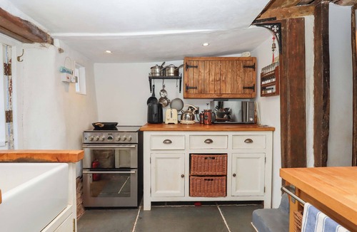 Hatherleigh Cottage | CARPENTER'S COTTAGE, pet friendly, with open fire in Hatherleigh