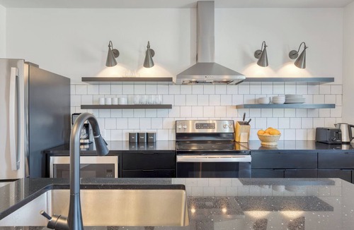 Historic Edgefield Hotel | Carter #302 by AvantStay | 1BR + Rooftop Access