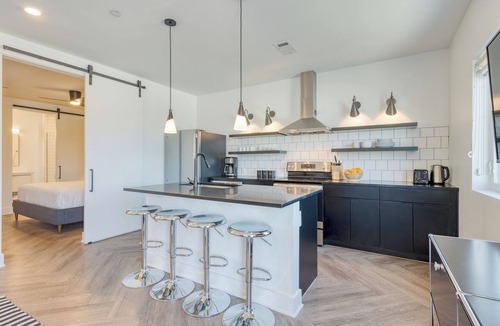 Historic Edgefield Hotel | Carter #302 by AvantStay | 1BR + Rooftop Access