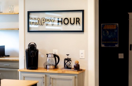 Talbot's Corner Cottage | Casa Azul: King Bedsclose to Broadwayhot Tub!