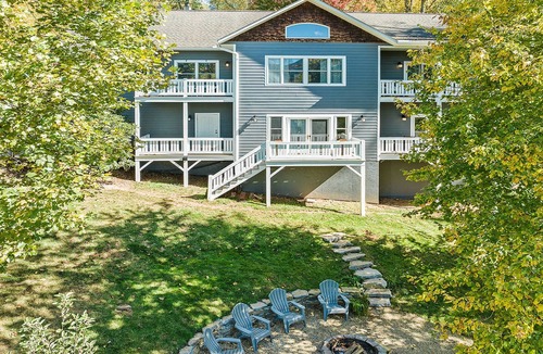 Lake Junaluska House | Casa De La Mijenta - Spacious 5-bedroom Modern Lodge in npeaceful Lake Junaluska
