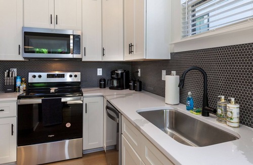 Charlotte House | Casa de Suenos 10min to Uptown Charlotte! - close proximity to the best of CLT