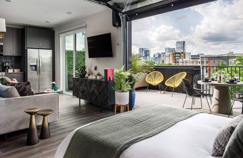 Rolling Mill Hill Condo | Casa Lulu Studio ♥ Private Luxury Rooftop ~ Skyline Views ~ 5min to Broadway