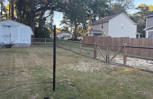 Raeford House | Casa Minimal Cottage Pet Friendly w/Fenced Yard