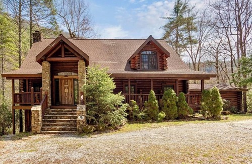 Cashiers Cabin | Cashiers Creek Front True Log 4,300 sqft Mountain Lodge, EV Charger + FiberOptic
