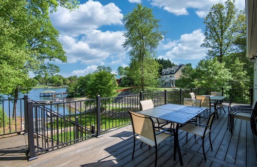 Lake Norman of Catawba House | Castaway Cove Lake Norman NC - Beautiful Lake Front Vacation Home!