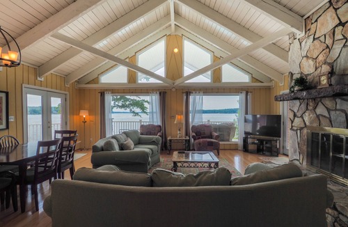 Terrell House | Castaway to Lake Norman! Open water views!