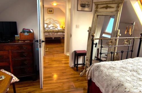 Corfe Castle House | Castle View Suite - Corvesgate Cottage - 3 room suite