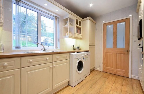 Warkworth Cottage | CASTLE VIEW (WARKWORTH), pet friendly, with a garden in Warkworth
