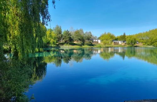 Holton Le Clay Cabin | Castleton Static lodge on Wold View Fisheries Leisure Park