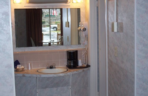 Maggie Valley Hotel | Castlewood Inn