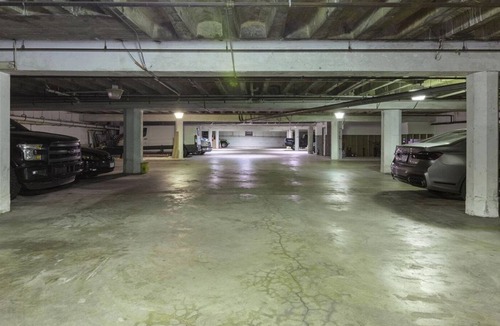 Downtown Wilmington Apartment | Catalina Crib~ Experience Downtown Wilmington Nightlife, Walk to Concerts
