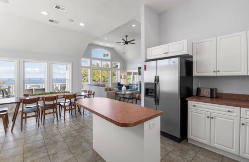 Corolla Light House | Catch N Relax: Soundfront | Pool/Hot Tub | Dogs OK