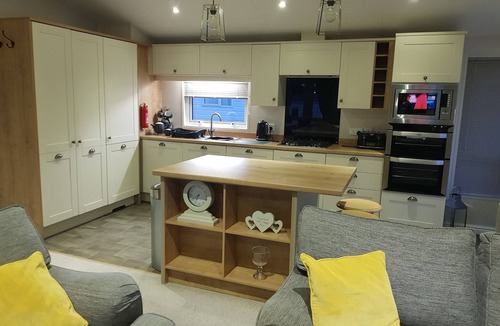Cayton Bay Cabin | Cayton Bay Lodge Parkdean Resorts