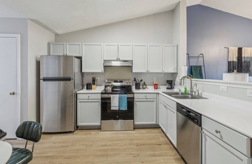 Westover Apartment | CB 3508-301 Fayetteville Oasis I Modern, Comfy