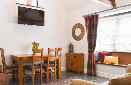 Castle Cary House | Cedar Barn