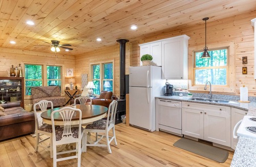 Tuckasegee Cabin | Cedar Calm at Running Cedar Springs - Upscale Mountain Home Located Across from Bear Lake
