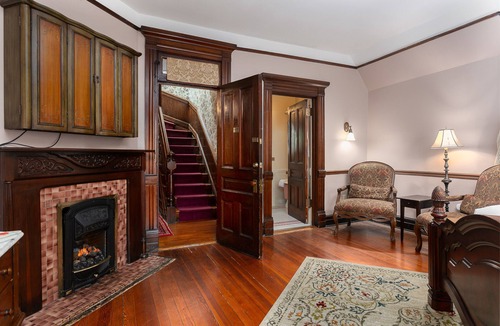 Kenilworth Bed & Breakfast | Cedar Crest Inn
