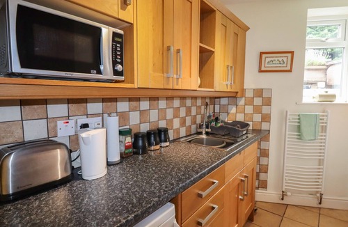 Llanbedr-dyffryn-clwyd Cottage | Cedar Gardens