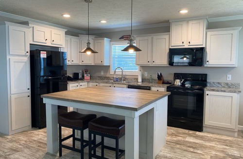 Cedar Island House | Cedar Island Bay ~ Great Sunrises & Water Views ~ Quiet Setting! ~ ADULTS ONLY!