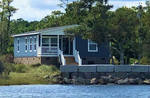 Cedar Island House | Cedar Island Bay ~ Great Sunrises & Water Views ~ Quiet Setting! ~ ADULTS ONLY!