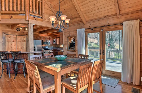 Smithville Cabin | Center Hill Lake Cabin w/ Hot Tub & Deck!