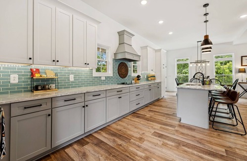 Smithville House | Center Hill Lake cabin w/hot tub. 5 mins to Pates Ford Marina