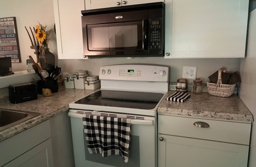 Dowelltown House | Centerhill Lake Indian Creek Getaway