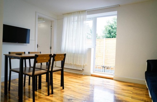 Noel Park Apartment | Centra Studios